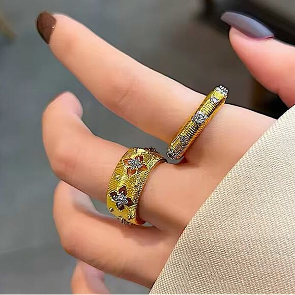 Four Leaf Clover Luxury Ring - Picture 4 of 5